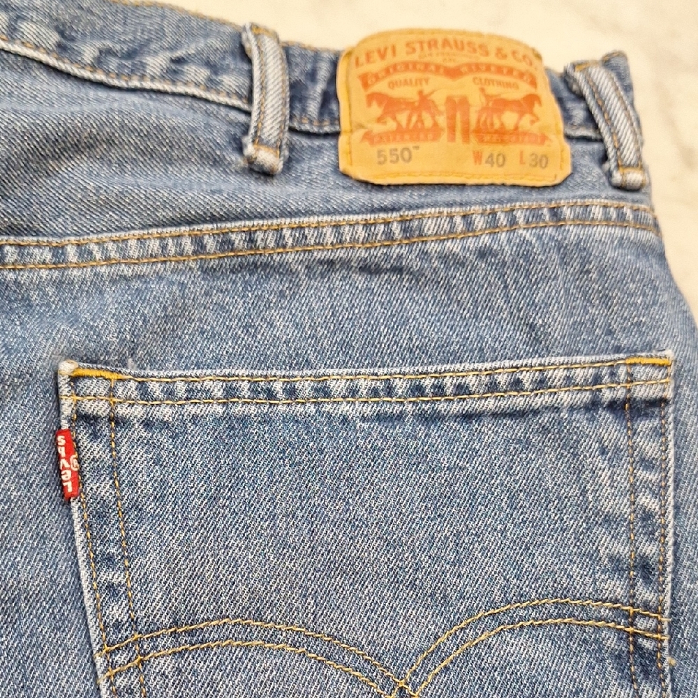 Levi's 550 Sz‎ 40 X 30 Men's Medium Wash Relaxed Fit Classic Straight Leg Jeans
